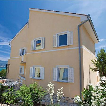 1 Bedroom Beautiful Apartment In Malinska Exterior foto
