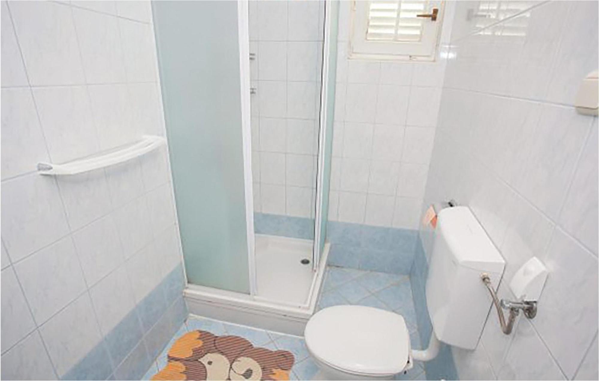 1 Bedroom Beautiful Apartment In Malinska Exterior foto